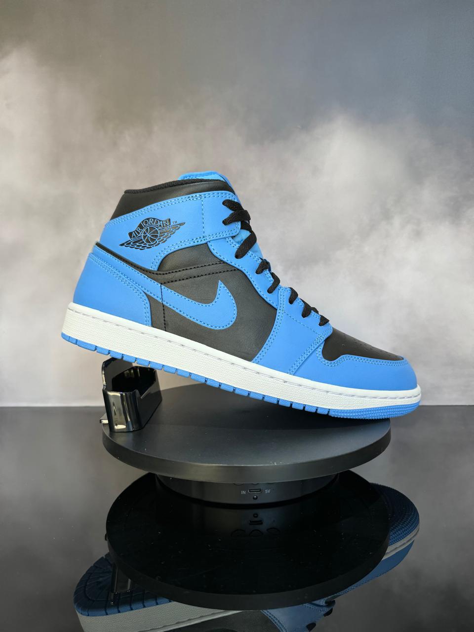 Jordan 1 Mid University Blue Black