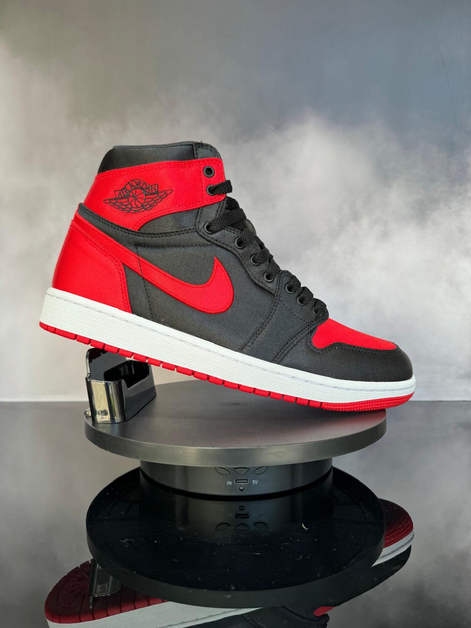 Jordan 1 High Retro OG Satín Bred