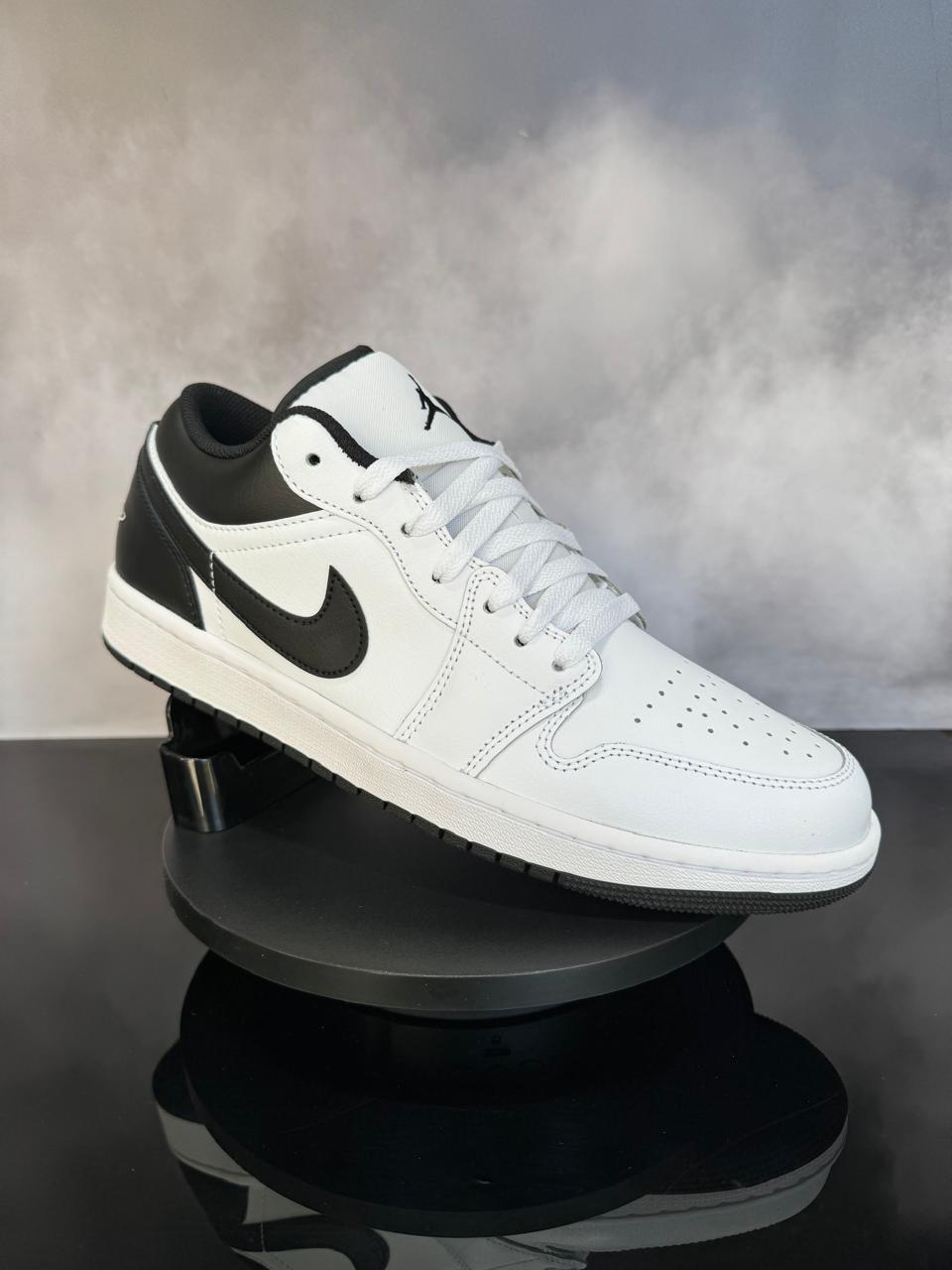 Jordan 1 Low White & Black