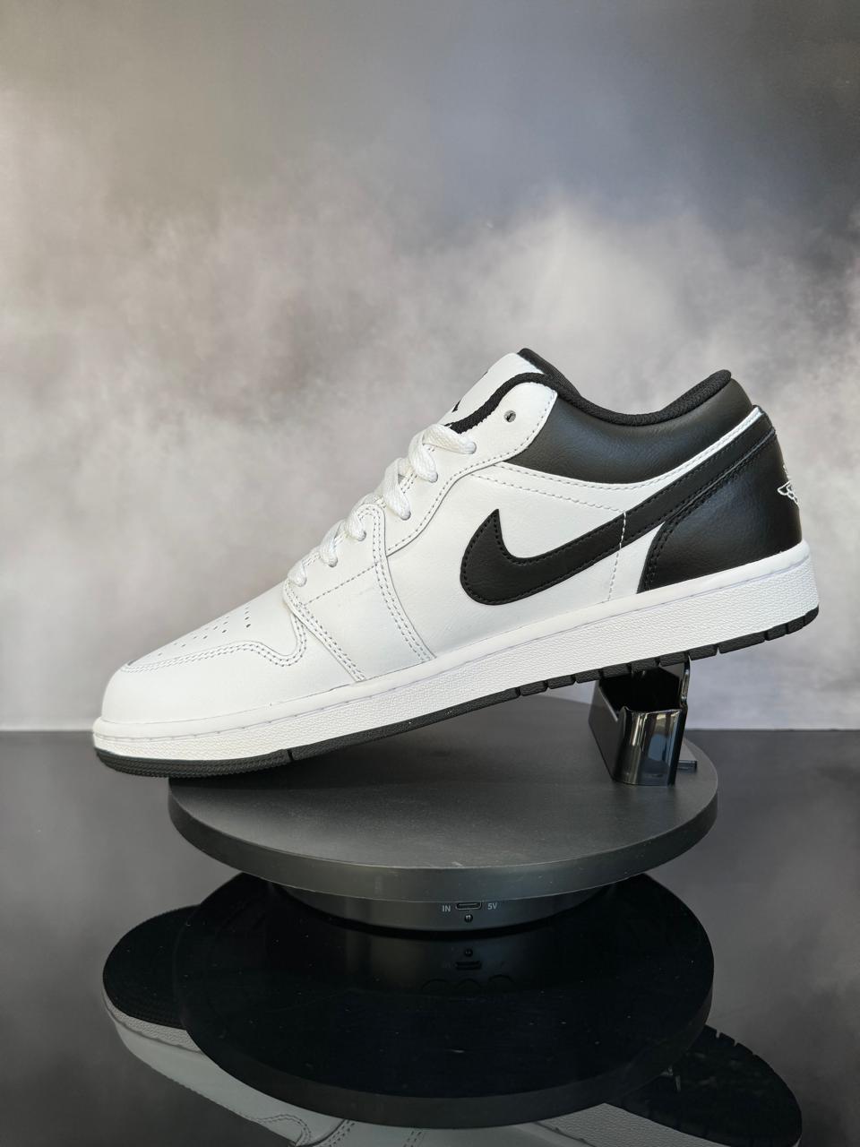 Jordan 1 Low White & Black